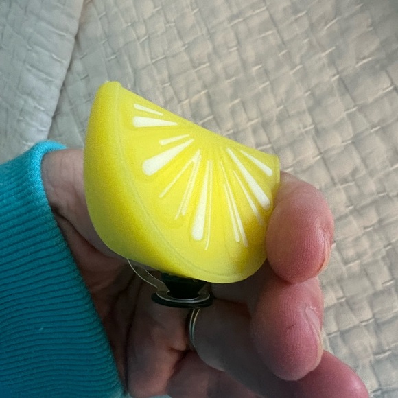 Large lemon croc jibbitz - Picture 6 of 6